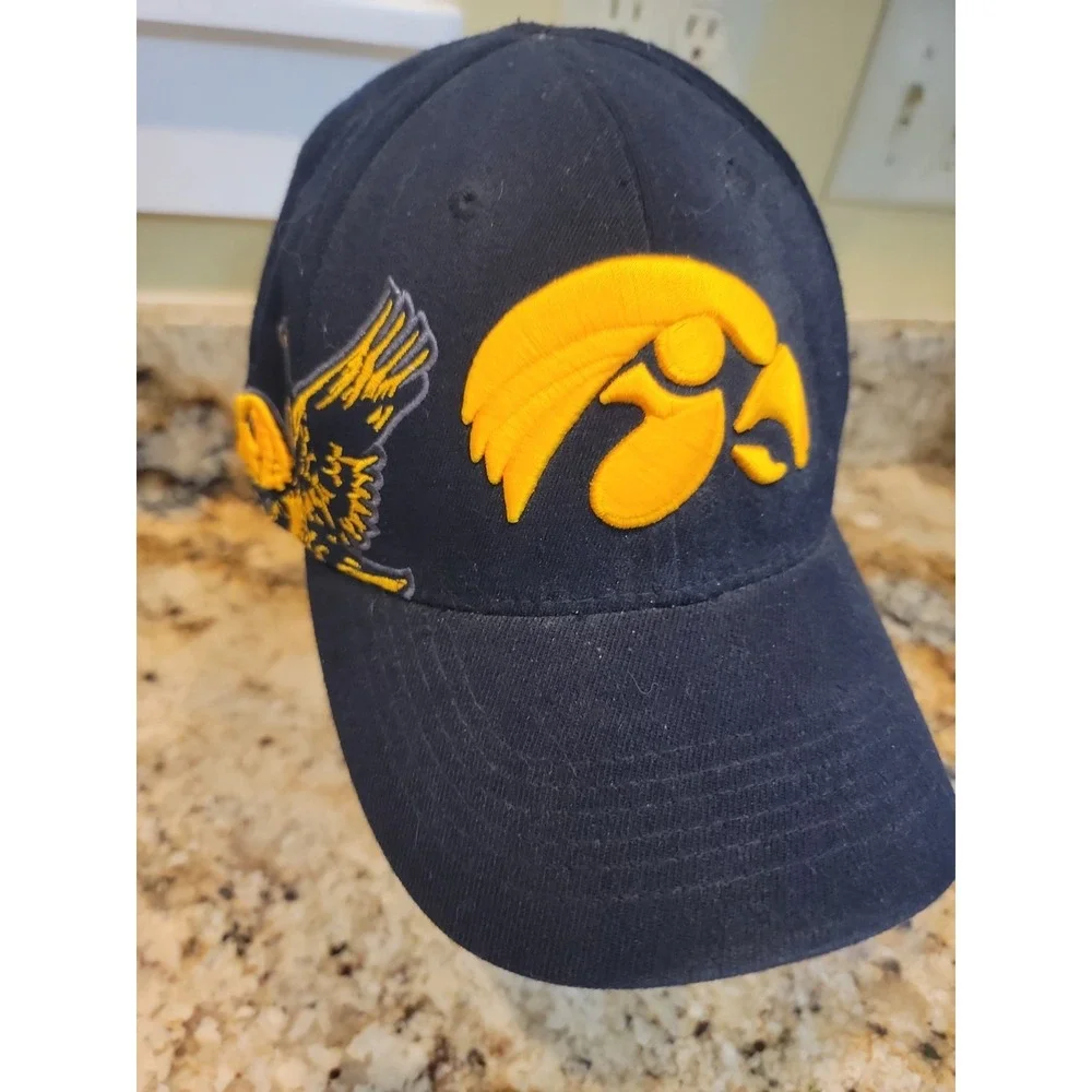Iowa Hawkeyes Cap Black Fitted L XL Hat Herky The Hawk Mascot Top Of The World
